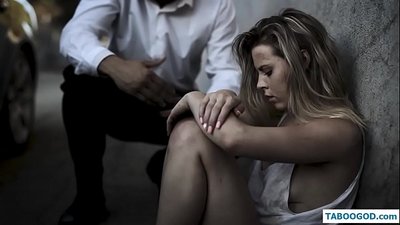 Nā moʻolelo Kinky: kaikamahine ʻōpio homeless