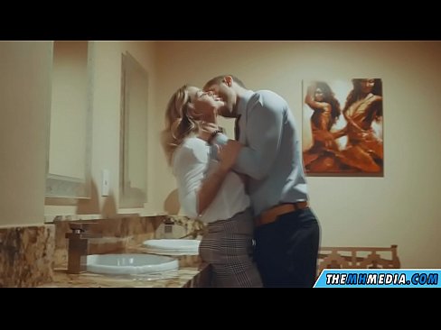 ❤️ Ke hoʻowalewale ʻia ʻoe e kahi blonde busty i kahi lumi hoʻomaha ākea ❤️❌ Anal video ma porn haw.shufflesex-com.ru ️❤
